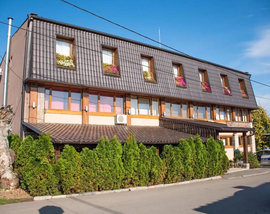 Hotel "Vir" Velika Plana Bagian luar foto