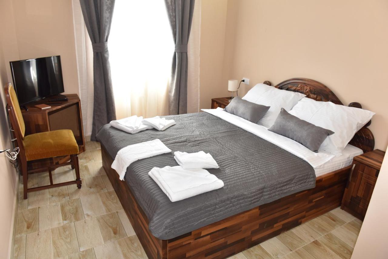 Hotel "Vir" Velika Plana Bagian luar foto